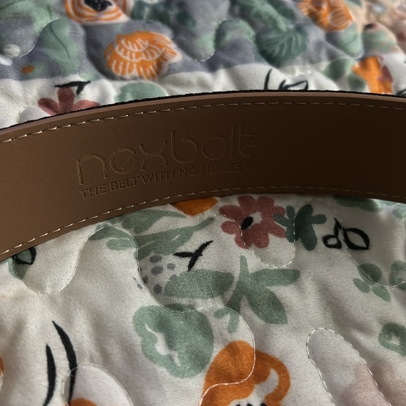 NEXBELT LEATHER, PRE OWNED - Picture 2 of 10